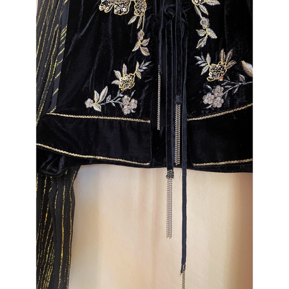 ZARA NWOT Black Velvet & Metallic Gold Floral Embroidered Beaded Cropped Jacket - Picture 12 of 17